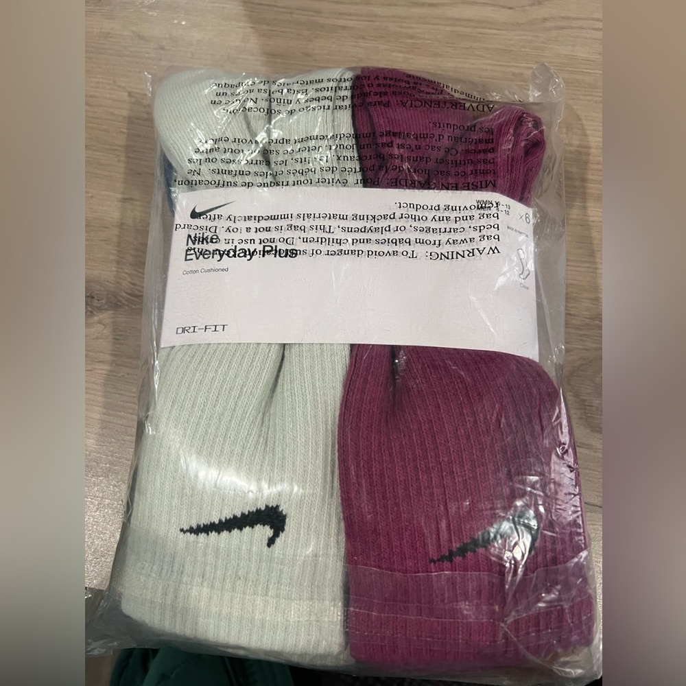 NIKE Training Crew Socks (6 Pairs)
Nike Everyday Cushioned
Large
Brand new